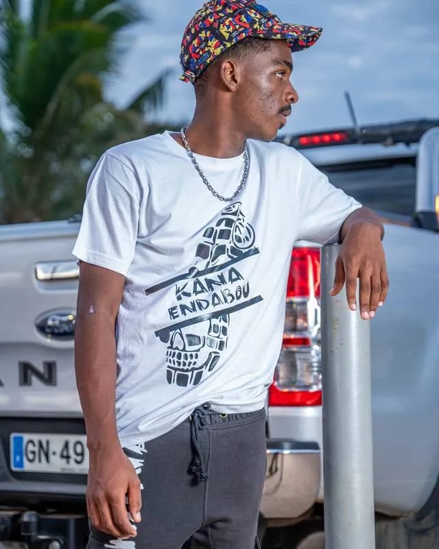 T-shirt Split grenade blanc Kana Endabou